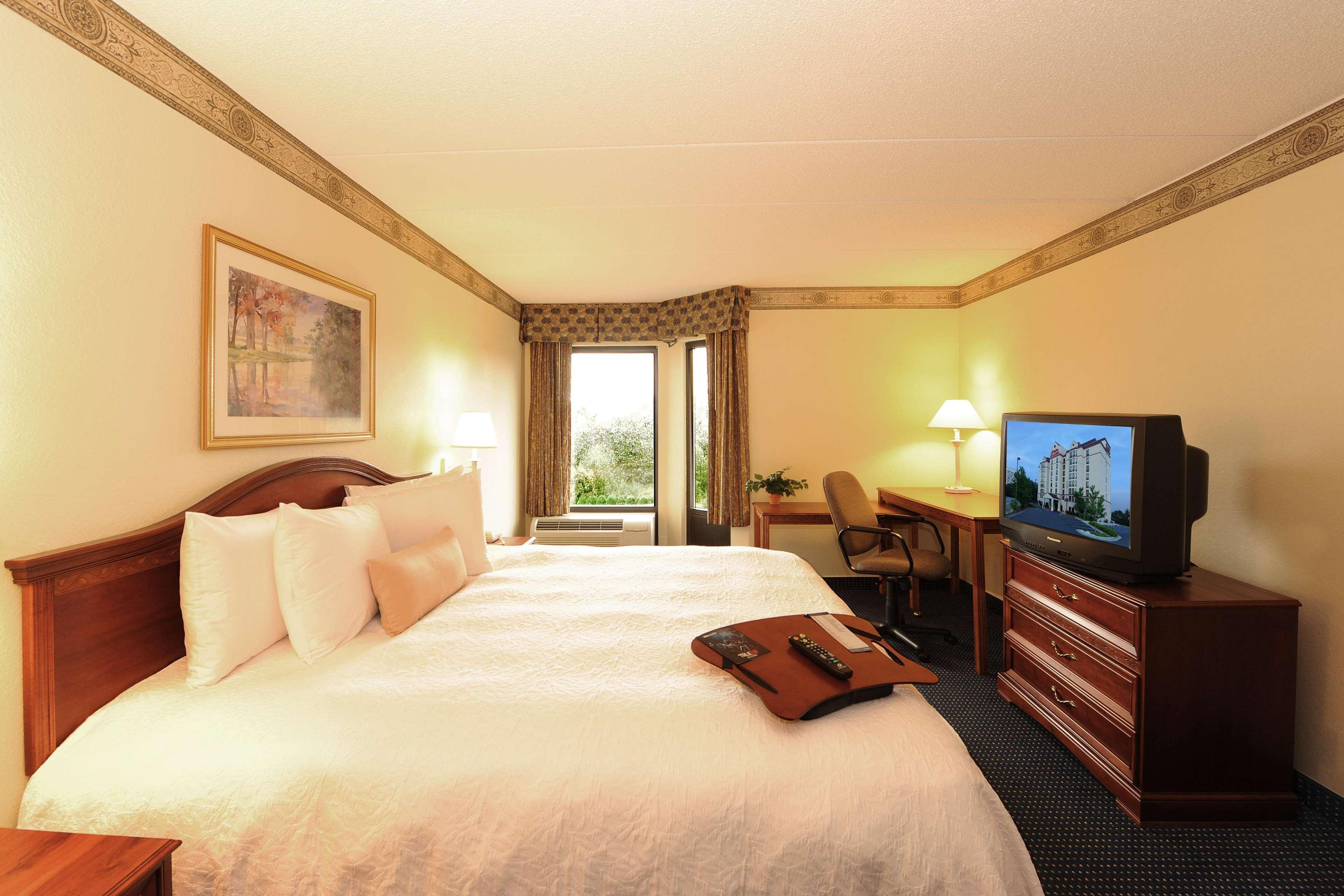 Hampton Inn & Suites Atlanta-Galleria Room photo